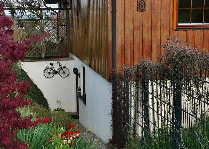 An Den Weingaerten *